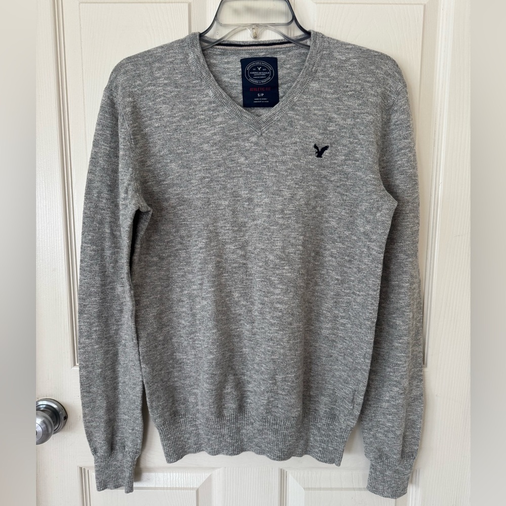 American Eagle Gray 100% Cotton Athletic Fit V-Neck Sweater Size Small